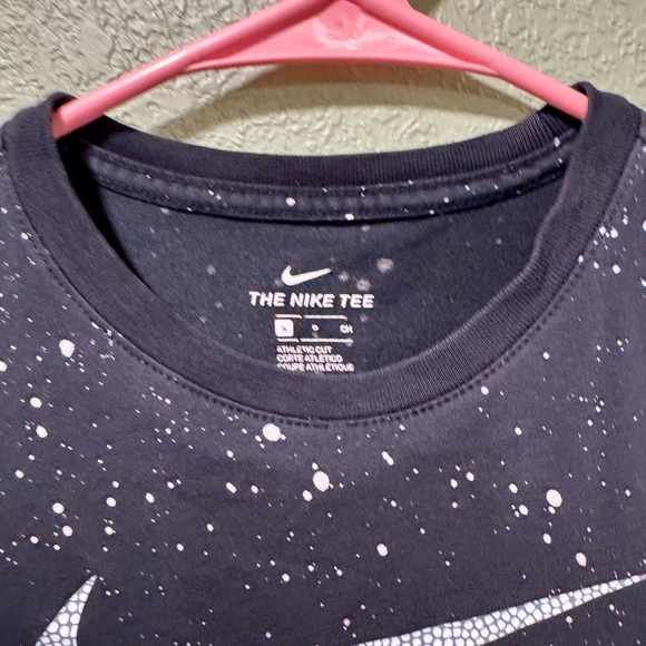 Nike Kids' Navy T-Shirt with White Speckle Design - Picture 2 of 3